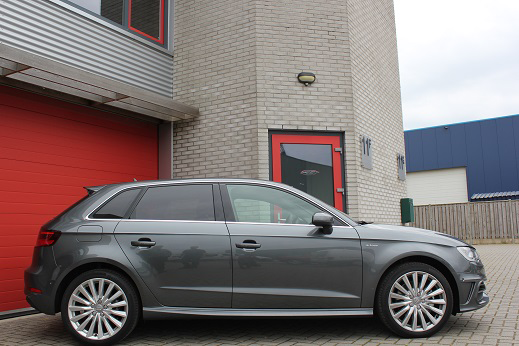 Rijervaring Chiptuning Audi A3 E-tron. Zijkant