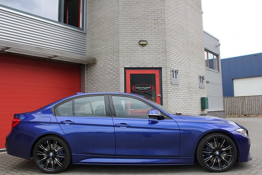 Rijervaring Chiptuning BMW 330e 252 PK Zijkant