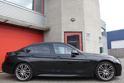 Rijervaring Chiptuning BMW 330e 252 PK Zijkant