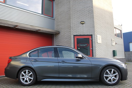 Rijervaring Chiptuning BMW 330e 252 PK Zijkant