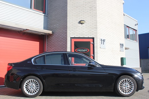 Rijervaring Chiptuning BMW 330e 252 PK Zijkant