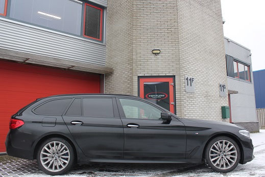 Rijervaring Chiptuning BMW 540i G30-G31 340 PK 450 NM Zijkant