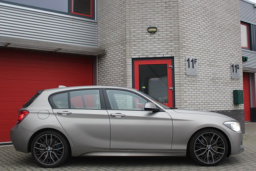 Rijervaring Chiptuning BMW 125i 218 PK Zijkant