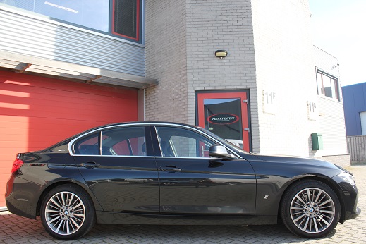 Rijervaring Chiptuning BMW 330e 252 PK Zijkant