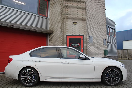Rijervaring Chiptuning BMW 318d 150 PK Zijkant