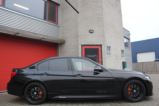 Rijervaring Chiptuning BMW 330e 252 PK Zijkant
