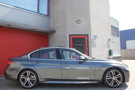 Rijervaring Chiptuning BMW 330e 252 PK Zijkant
