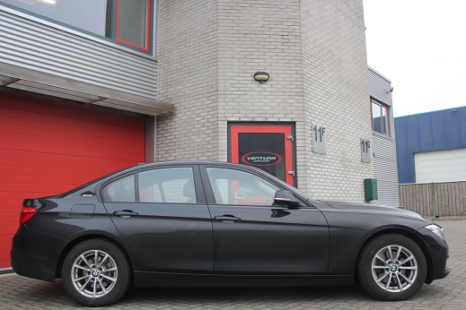 Rijervaring Chiptuning BMW 330e 252 PK Zijkant