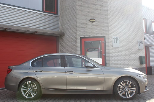 Rijervaring Chiptuning BMW 330e 252 PK Zijkant