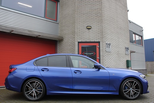 Rijervaring Chiptuning BMW 330i G20 258 PK 400 NM Zijkant