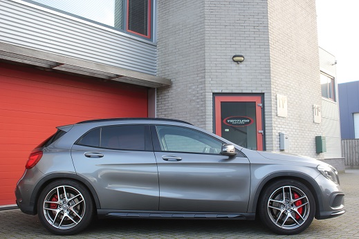 Rijervaring Chiptuning Mercedes GLA 45 AMG Zijkant