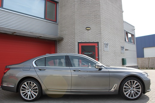 Rijervaring Chiptuning BMW 730d 265 PK G11 xDrive Zijkant