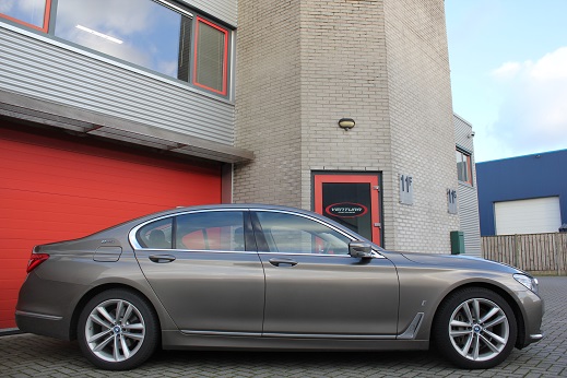 Rijervaring Chiptuning BMW 740e 258 PK Zijkant