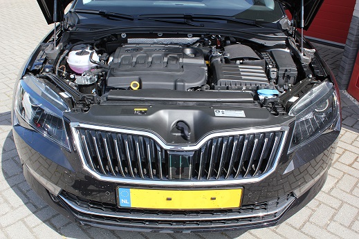 Rijervaring Chiptuning Nieuwe Skoda Superb 1.6 TDi 120 PK Voorkant