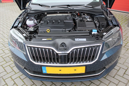 Rijervaring Chiptuning Nieuwe Skoda Superb 1.6 TDi 120 PK Voorkant