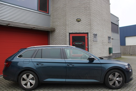 Rijervaring Chiptuning Nieuwe Skoda Superb 1.6 TDi 120 PK Zijkant