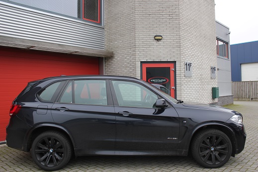 Rijervaring Chiptuning BMW X5 3.5i Zijkant