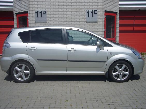 Rijervaring Chiptuning Toyota Corolla Verso 2.2 D4D Zijkant