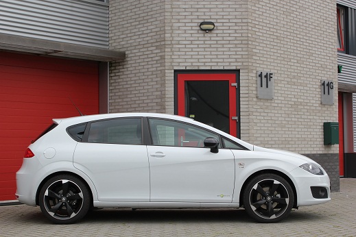 Rijervaring Chiptuning Seat Leon 1.2 TSI 105 PK Zijkant