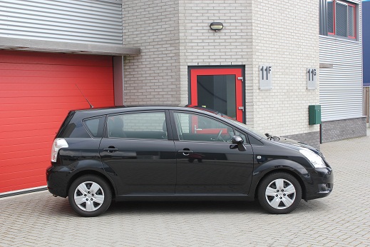 Rijervaring Chiptuning Toyota Corolla Verso 2.2 D4D Zijkant