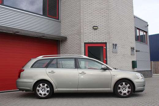 Rijervaring Chiptuning Toyota Avensis 2.0 D4D 116 PK Zijkant