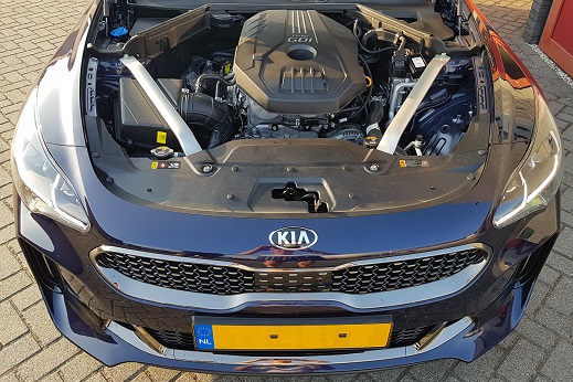 Rijervaring Chiptuning Kia Stinger 2.0 T-GDi 256 PK Voorkant