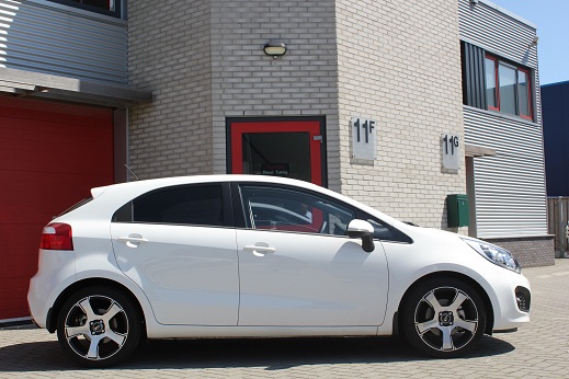 Rijervaring Chiptuning Kia Rio 1.4 CRDI 90 PK Zijkant