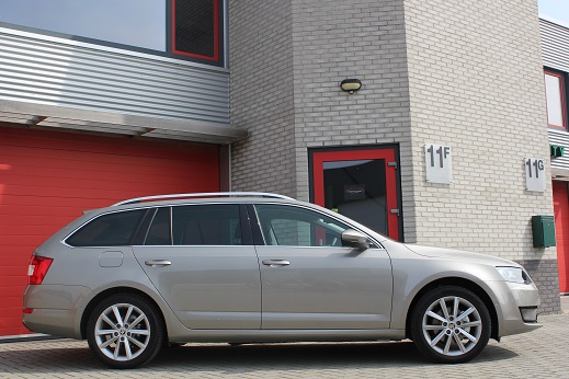Rijervaring Chiptuning Skoda Octavia 2.0 TDI 150 PK Zijkant