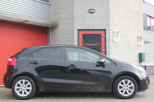 Rijervaring Chiptuning Kia Rio 1.1 CRDI 75 PK Zijkant