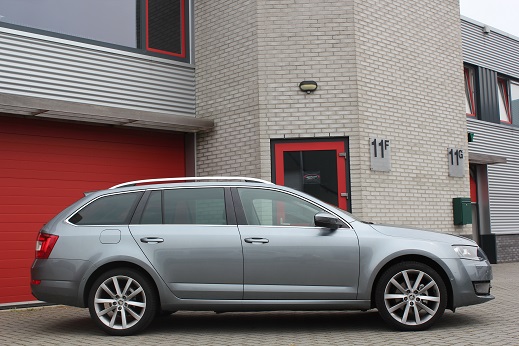 Rijervaring Chiptuning Skoda Octavia 2.0 TDI 150 PK Zijkant