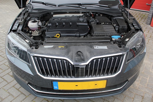 Rijervaring Chiptuning Nieuwe Skoda Superb 1.6 TDi 120 PK Voorkant