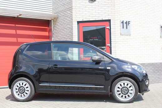 Rijervaring Chiptuning Volkswagen Up 1.0 MPI 75 PK Zijkant