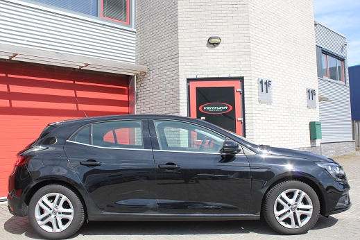 Rijervaring Chiptuning Renault Megane 1.2 TCe 100 PK , resultaat na tuning: 130 PK Zijkant