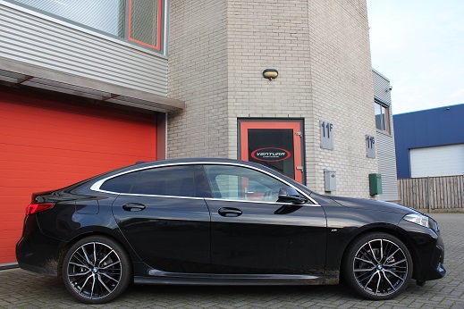 Rijervaring Chiptuning BMW 218i F44 136 PK 220 NM Zijkant