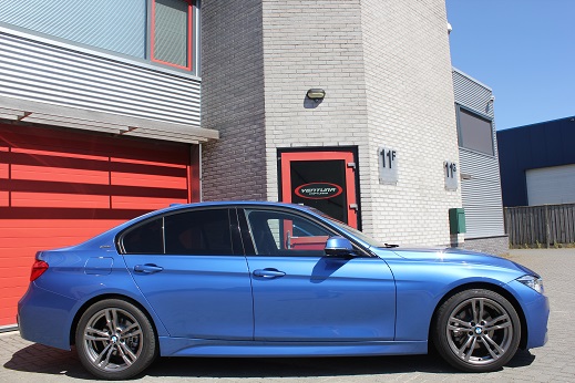 Rijervaring Chiptuning BMW 330e 252 PK Zijkant