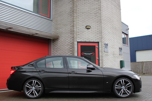 Rijervaring Chiptuning BMW 330e 252 PK Zijkant