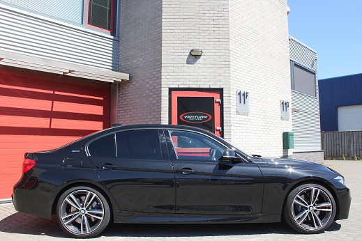 Rijervaring Chiptuning BMW 330e 252 PK Zijkant