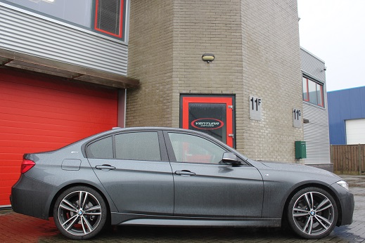 Rijervaring Chiptuning BMW 330e 252 PK Zijkant