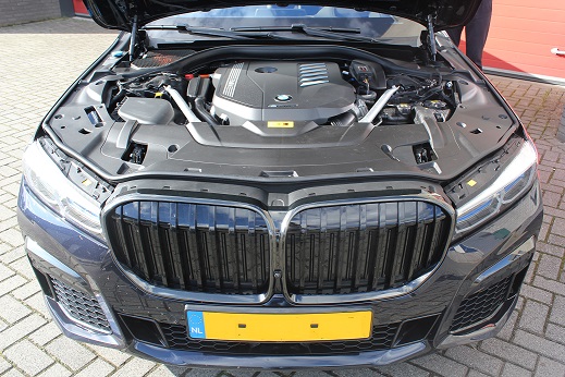 Rijervaring Chiptuning BMW 745e 394 PK Voorkant