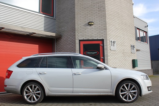 Rijervaring Chiptuning Skoda Octavia 1.6 TDI 110 PK Zijkant