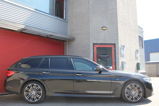 Rijervaring Chiptuning BMW 540i  G30-G31 340 PK 450 NM Zijkant