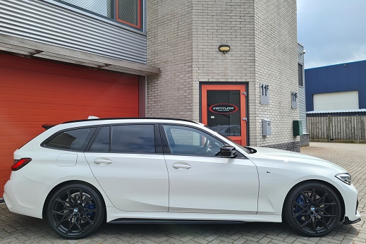 Rijervaring Chiptuning BMW 330i G21 258 PK 400 NM Zijkant
