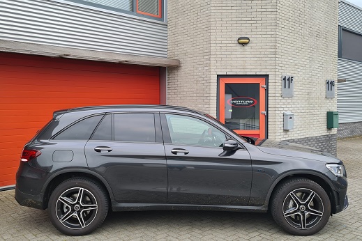 Rijervaring Chiptuning Mercedes GLC 300e 320 PK Zijkant