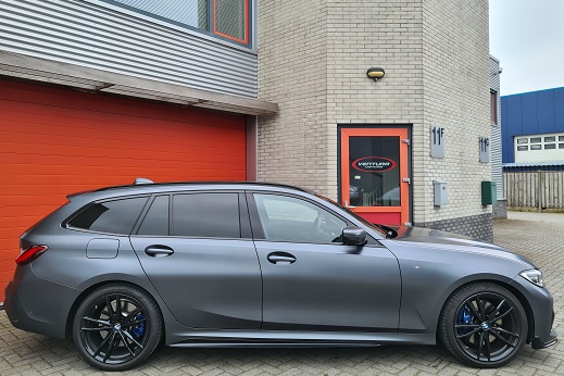 Rijervaring Chiptuning BMW 330i G21 258 PK 400 NM Zijkant