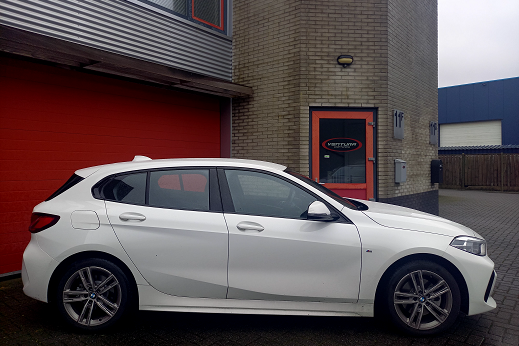 Rijervaring Chiptuning BMW 118i 136 PK F40 Zijkant