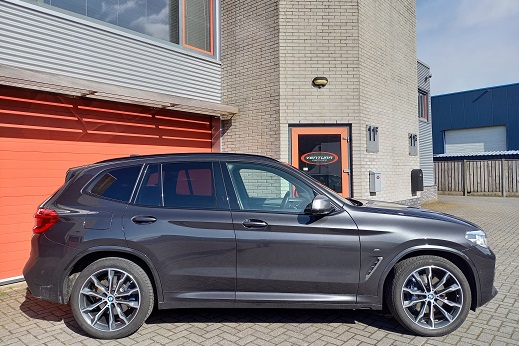 Rijervaring Chiptuning BMW X3 M40i 360 PK Zijkant