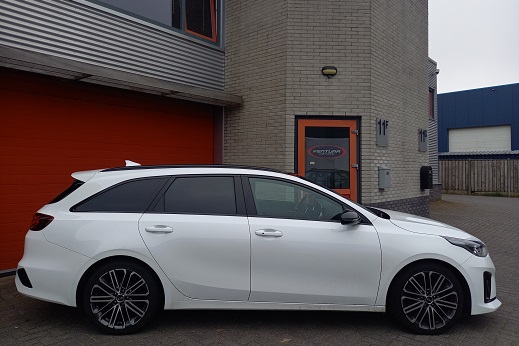 Rijervaring Chiptuning Kia Ceed 1.5 T-GDi 160 PK Zijkant
