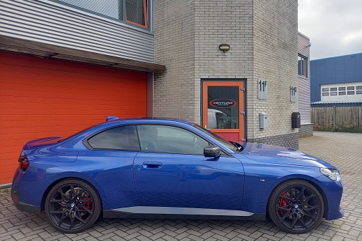 Rijervaring Chiptuning BMW 220i G42 184 PK Zijkant