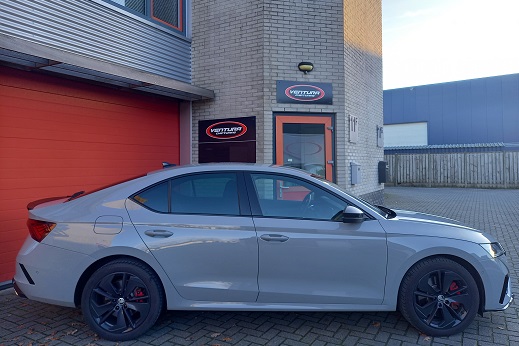 Rijervaring Chiptuning Skoda Octavia RS 245 PK Zijkant