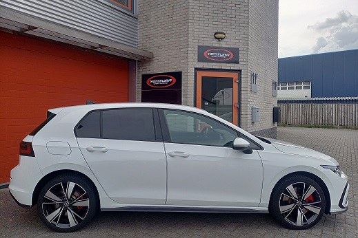 Rijervaring Chiptuning Volkswagen Golf 8 GTE 245 PK Zijkant